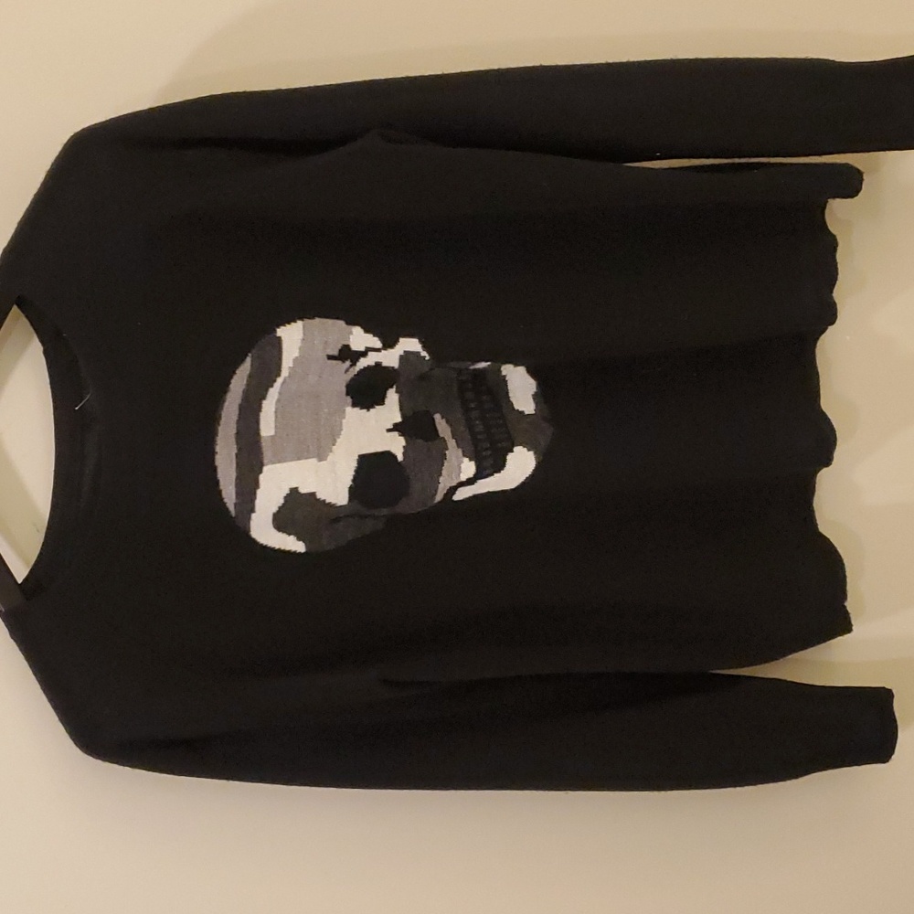 Like new unknown brand sweater with scalp